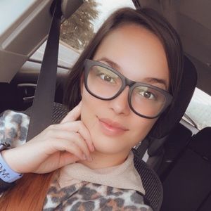 Meet your Posher, Ember